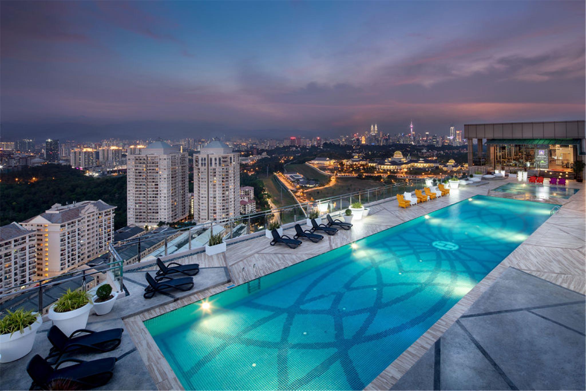 Dorsett Hartamas Kuala Lumpur Hotel Exterior photo Infinity pool at the rooftop of the hotel